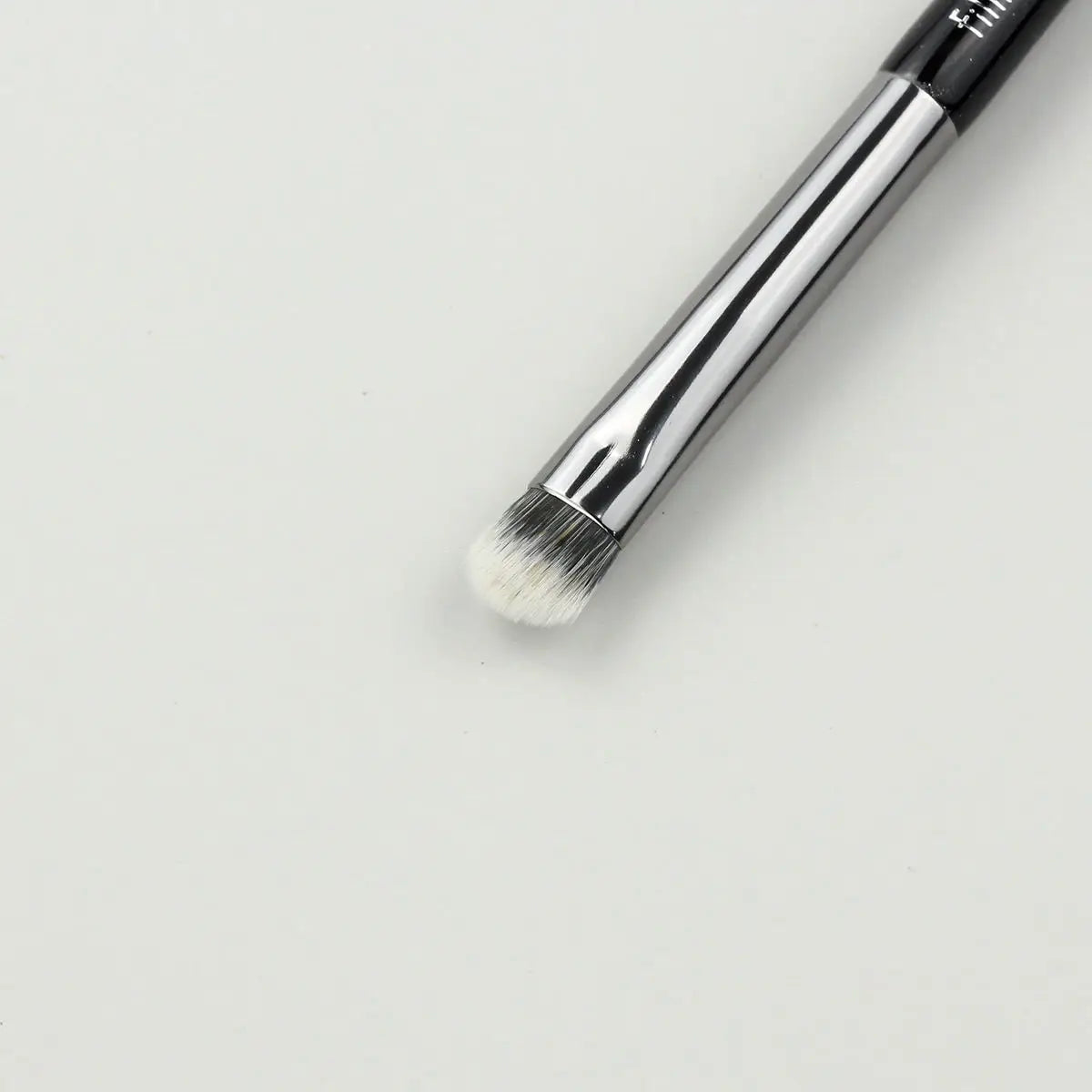 1pc Angled Foundation Makeup brushes Fan Powder Make up brushes 3D Bronzer Blusher stippling brush Eyeshadow Concealer Eyebrow
