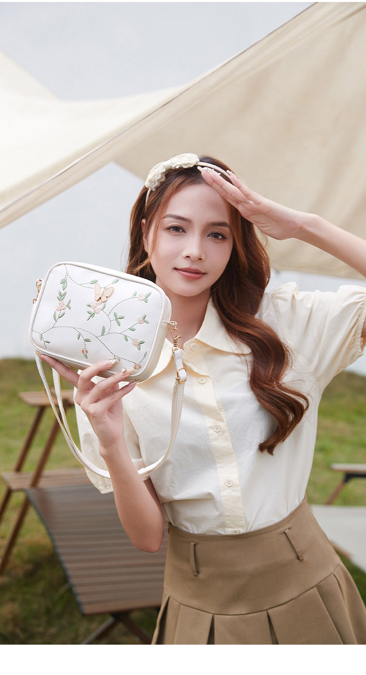 2024 New Embroidered Shoulder Bag Women's Bag Summer Fresh and Cute Flower Crossbody Bag Butterfly Decorative Camera Bag