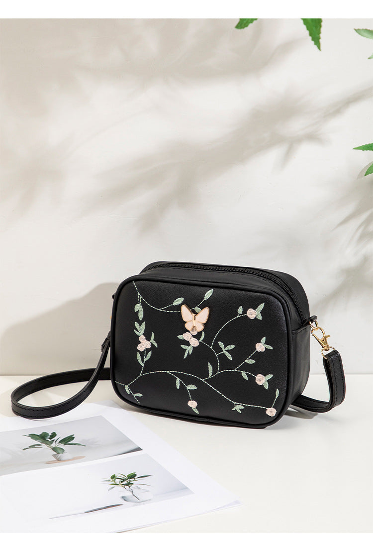 2024 New Embroidered Shoulder Bag Women's Bag Summer Fresh and Cute Flower Crossbody Bag Butterfly Decorative Camera Bag