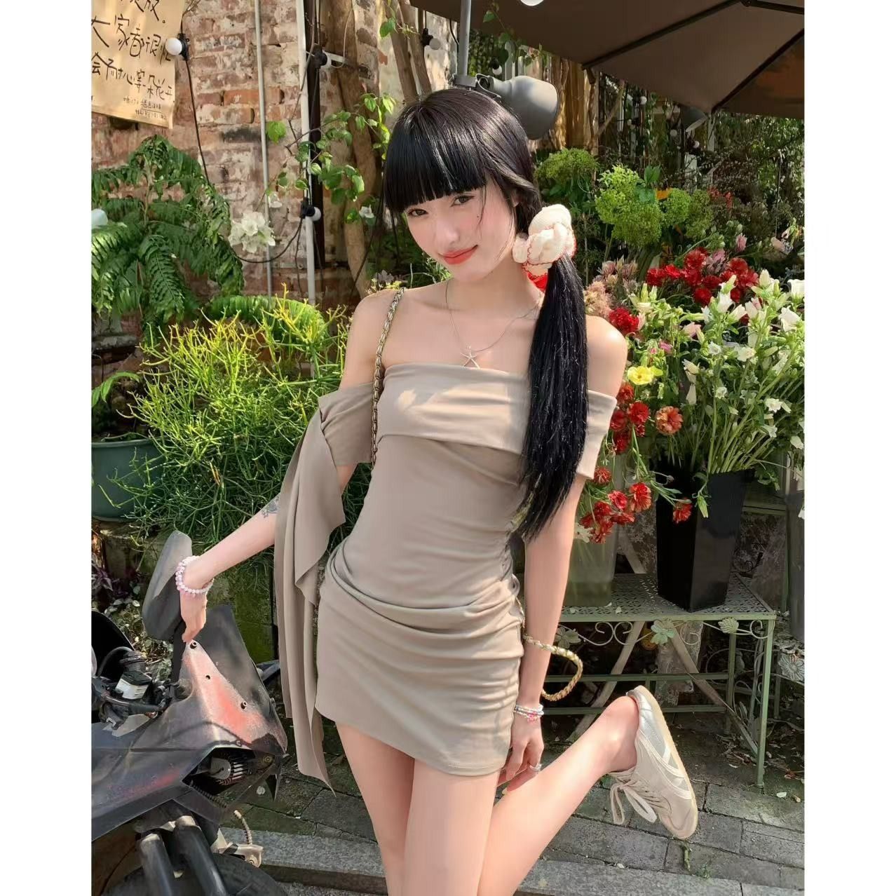 Women’s Elegant Black Off-Shoulder Bodycon Dress