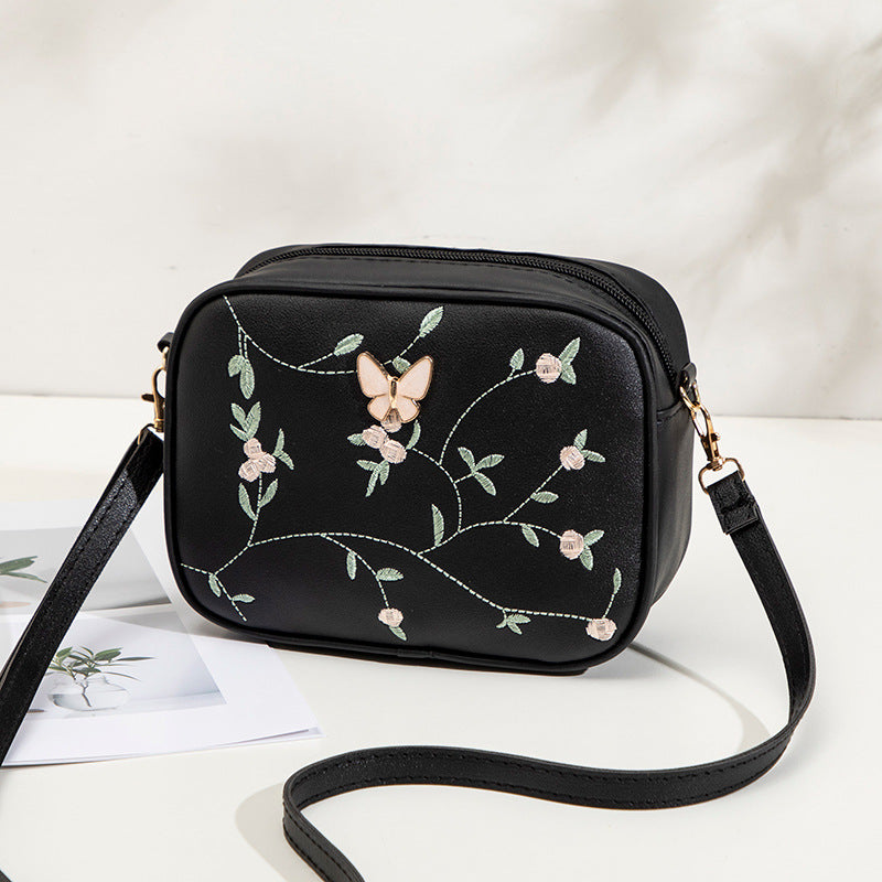 2024 New Embroidered Shoulder Bag Women's Bag Summer Fresh and Cute Flower Crossbody Bag Butterfly Decorative Camera Bag
