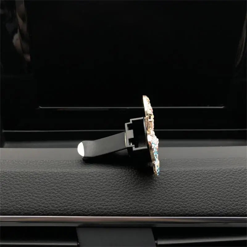 Universal Water Butterfly Auto Air Freshener Durable Exquisite Butterfly Air Conditioning Car Air Outlet Perfume Clip
